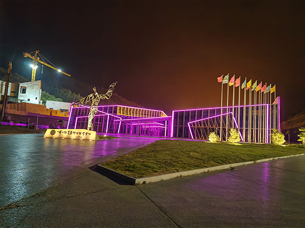 城市亮化是现代城市建设的重要组成部分，它不仅可以美化城市的夜景，还能提升城市的整体形象。随着科技的不断进步，城市亮化也得到了更多的关注和创新。本文将介绍一些关于城市亮化的创意和技术，帮助读者了解托喀依乡城市亮化的重要性以及如何进行托喀依乡城市亮化的规划和实施。